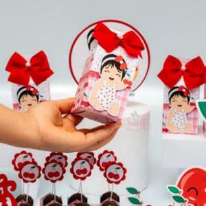 Kit festa infantil completo com tema Cerejinha para decoração de aniversário de menina.