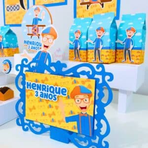 Kit Só um Bolinho Blippi com papelaria personalizada para festa infantil ou mesversário.